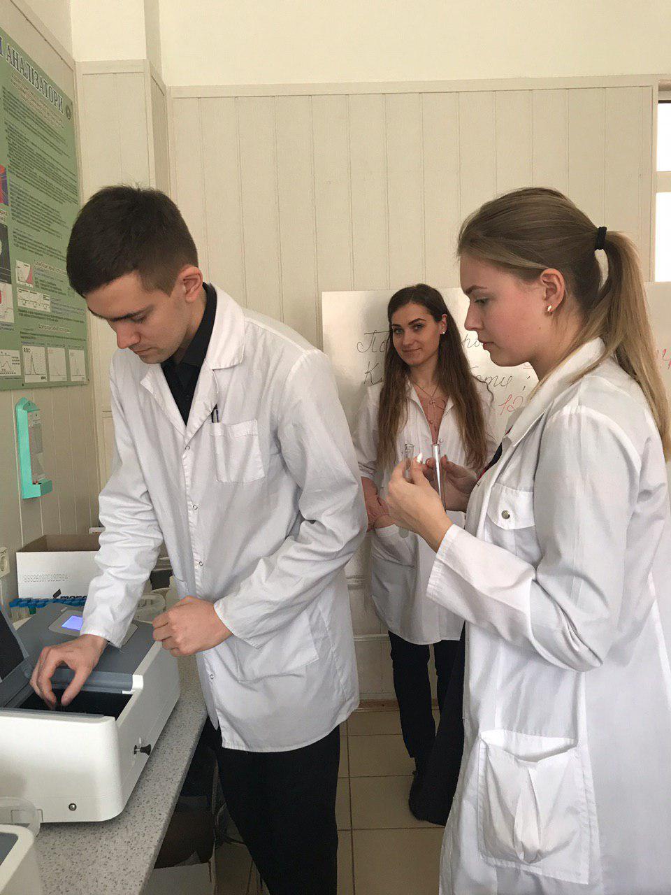 21 березня на базі кафедри біохімії НФаУ та інших кафедр біологічного спрямування відбувся IV етап всеукраїнської учнівської олімпіади з біології