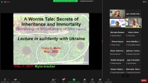 02 травня 2022 р. співробітники кафедри доц. Ганна Кравченко та доц. Ігор Сенюк прослухали лекцію: «4 мільярди років неправдивих новин: що ми можемо навчитись з того, як живі істоти обробляють інформацію»